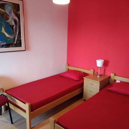 Skopje City Center Red Apartment 外观 照片