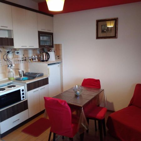 Skopje City Center Red Apartment 外观 照片