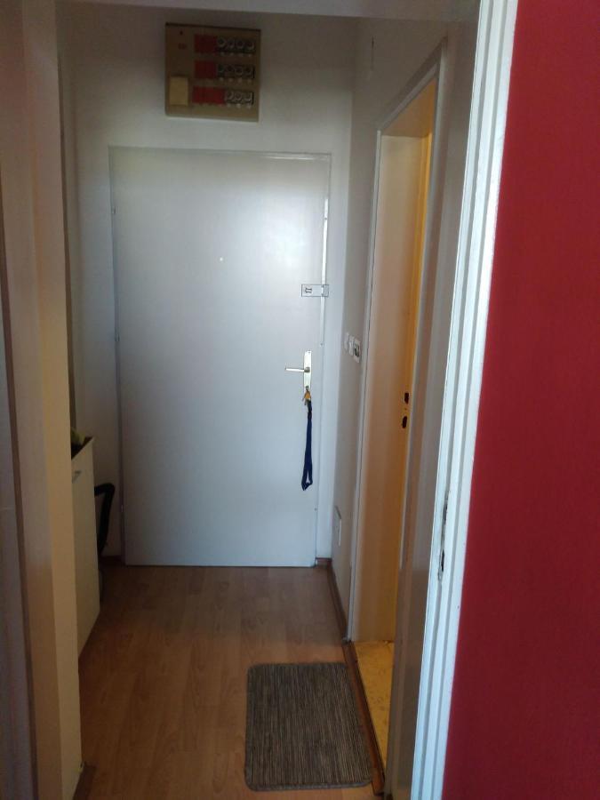 Skopje City Center Red Apartment 外观 照片