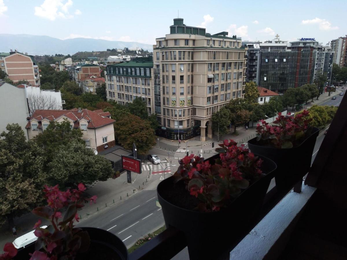 Skopje City Center Red Apartment 外观 照片