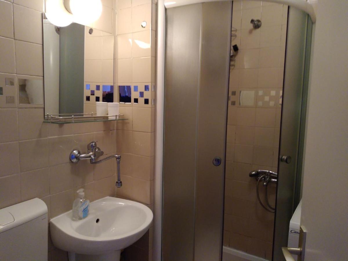 Skopje City Center Red Apartment 外观 照片