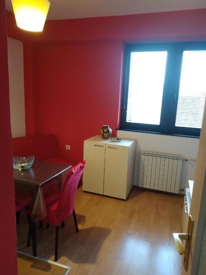 Skopje City Center Red Apartment 外观 照片