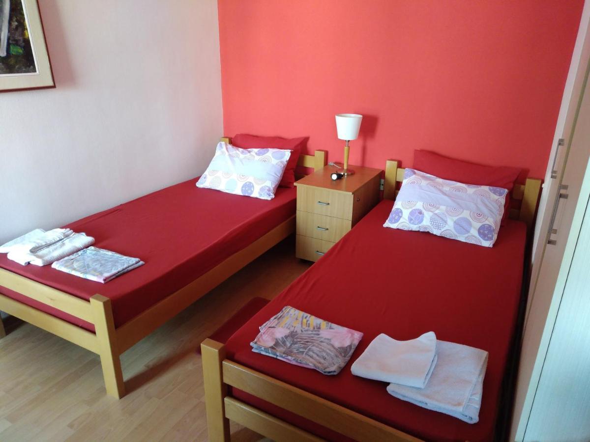 Skopje City Center Red Apartment 外观 照片