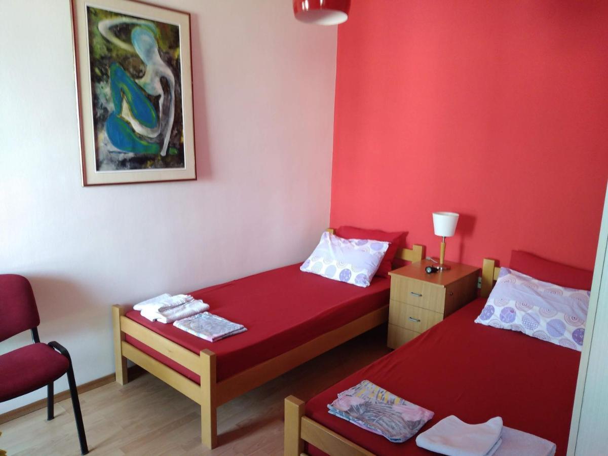 Skopje City Center Red Apartment 外观 照片
