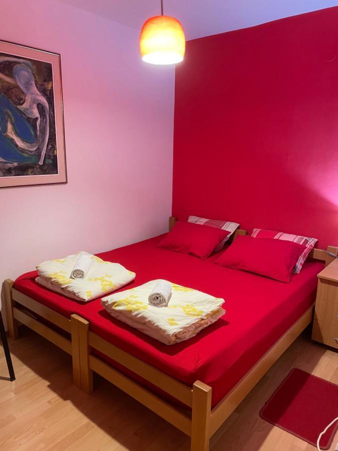 Skopje City Center Red Apartment 外观 照片